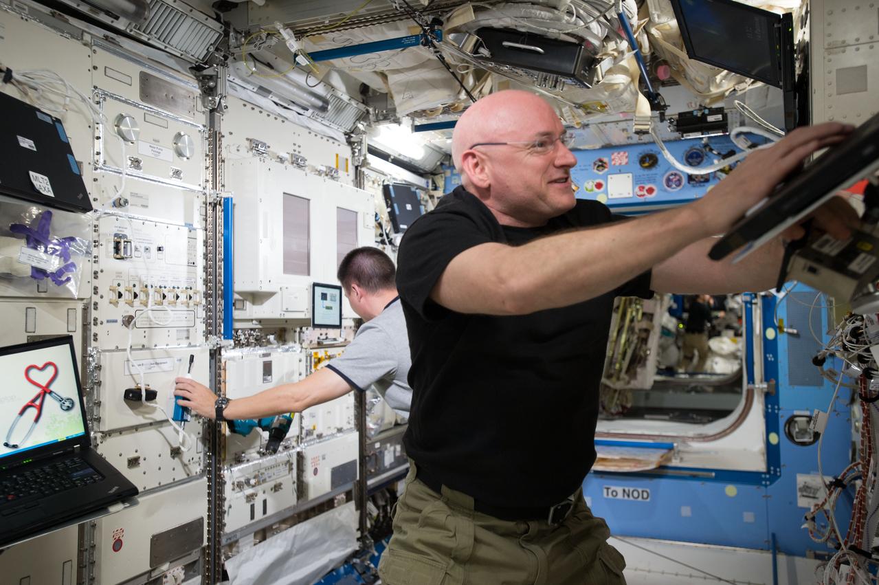 ISS044E079682 (09/01/2015) --- NASA Astronaut Scott Kelly works inside the U.S. Destiny Laboratory. Destiny is the primary research laboratory for U.S. payloads, supporting a wide range of experiments and studies contributing to health, safety and quality of life for people all over the world.