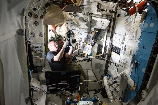 NASA image: EMU 3003 FPS Remove and Replace