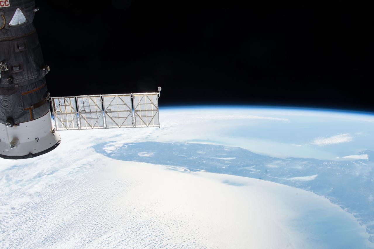ISS046e040049 (02/12/2016) --- NASA astronaut Tim Kopra captured this image of the US state of Florida aboard the International Space Station. He made this comment while sending this picture out via Twitter "Flying over #Florida reminded me of the Space Shuttle flights that helped build this amazing #ISS -- thanks, #KSC ! (Kennedy Space Center Florida).