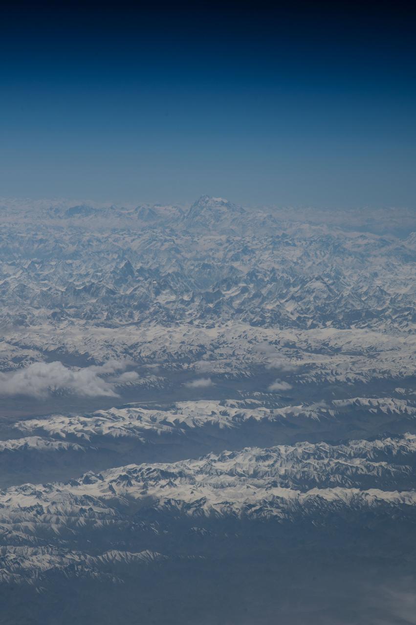 ISS047e087333 (04/30/2016) ---NASA Astronaut Jeff Williams captured this soaring mountain visa image and twitted "up to the amazing array of white peaks on the Himalaya Mountains".