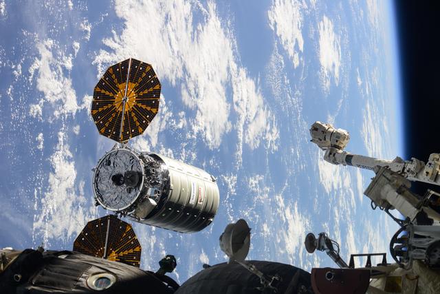 NASA image: Cygnus cargo vehicle approaching the ISS for capture by the SSRMS