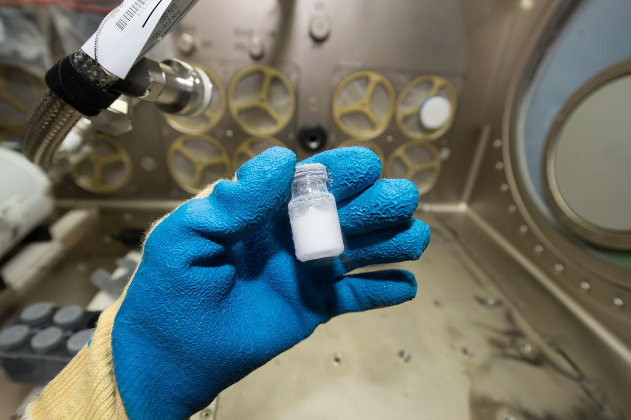 iss052e075812 (Aug. 30, 2017) --- Eli Lily-Lyophilization hardware setup in the Migrogravity Science Glovebox (MSG) work volume. Eli Lily-Lyophilization examines freeze-drying processes in the microgravity environment aboard the International Space Station (ISS) to improve the understanding of how food, drugs and other compounds are preserved in space.