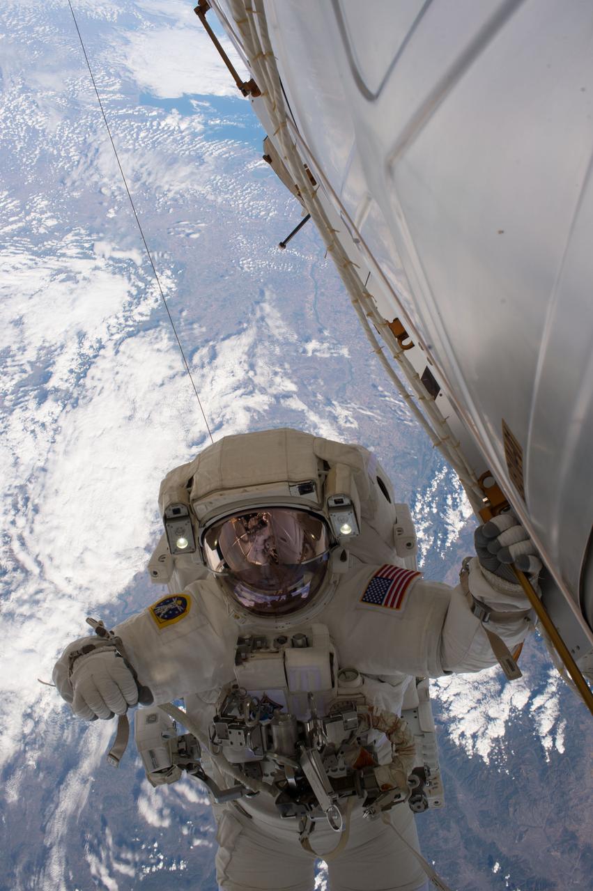 iss053e095699 (Oct. 10, 2017) --- Astronaut Mark Vande Hei is pictured tethered to the outside of the U.S. Destiny laboratory module during a spacewalk on Oct. 10, 2017.