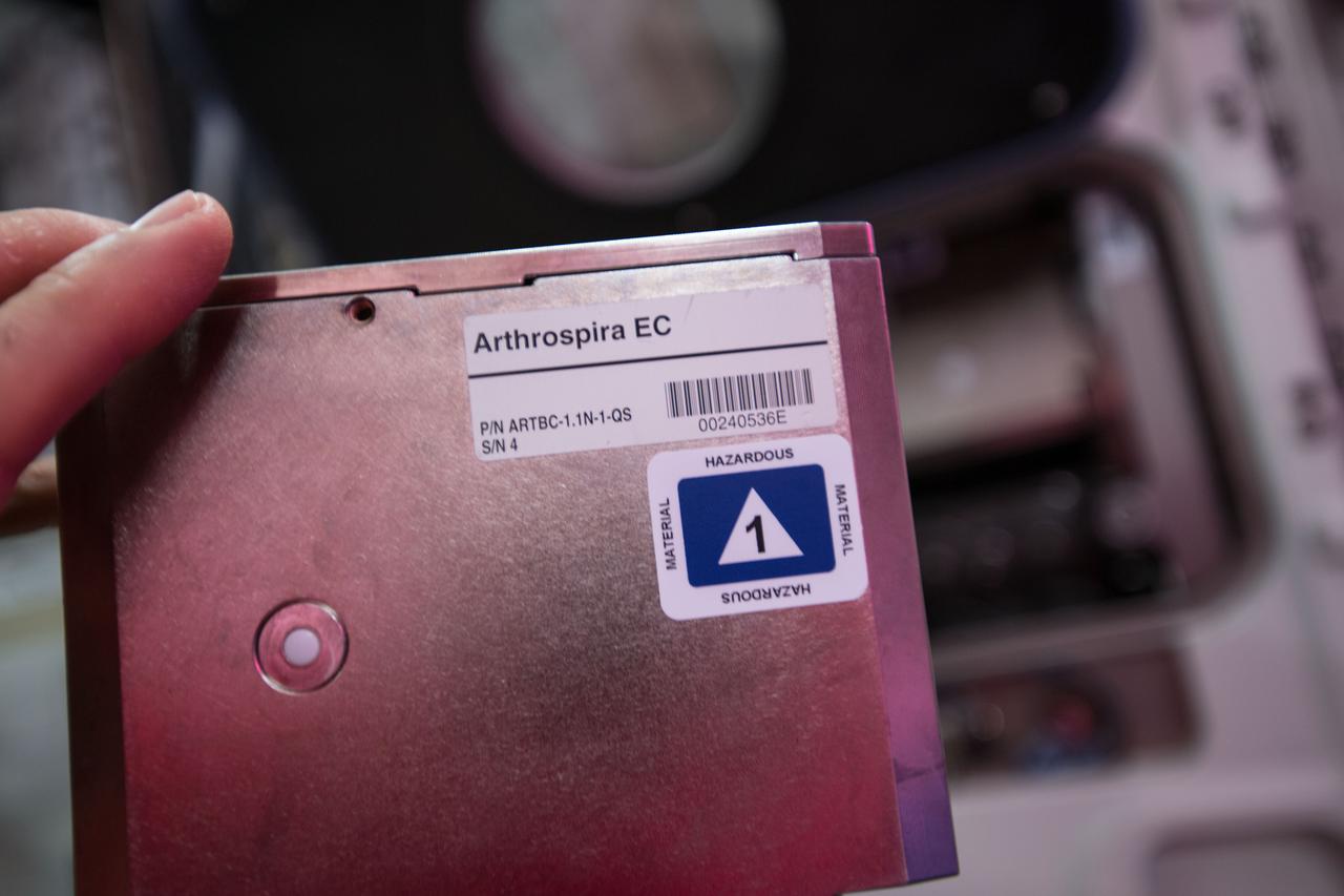 iss054e005642 (Dec. 27, 2017) --- Experiment Container (EC) for the Arthrospira B experiment to test the oxygen production of plants in space for a closed regenerative life support system.