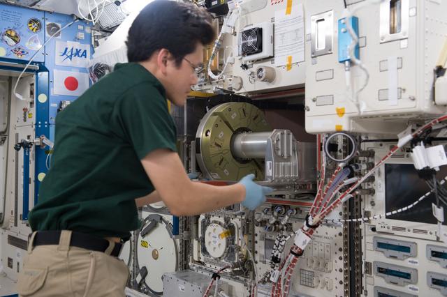 NASA image: iss054e032753