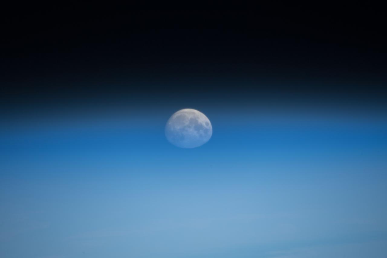 iss055e000043 (Feb. 28, 2018) --- A waxing gibbous moon was pictured above the Earth's limb as the International Space Station orbited over the southern Indian Ocean just southwest of the African continent.
