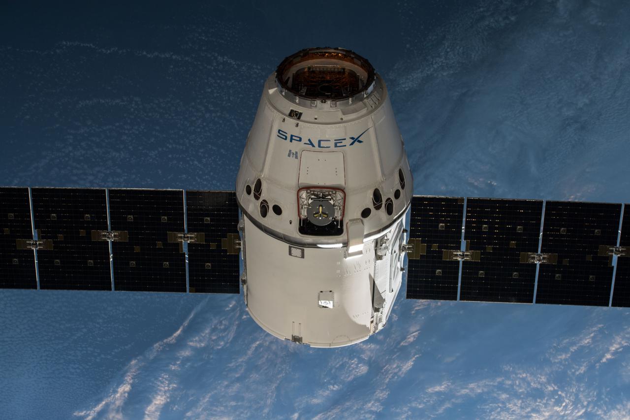 iss055e009903 (April 4, 2018) --- The SpaceX Dragon resupply ship slowly approaches the International Space Station as the two spacecraft orbits off the southern tip of South America.