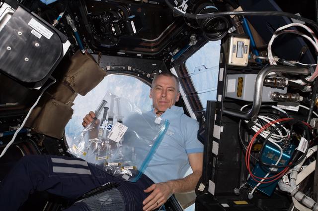 NASA image: PCG-9 sample inspection