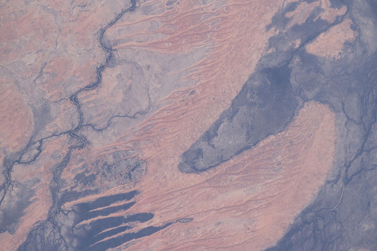 iss055e084542 (May 18, 2018) --- A portion the Innamincka Regional Reserve, surrounded by the Strzlecki Desert, is seen in the northeast part of the South Australia.