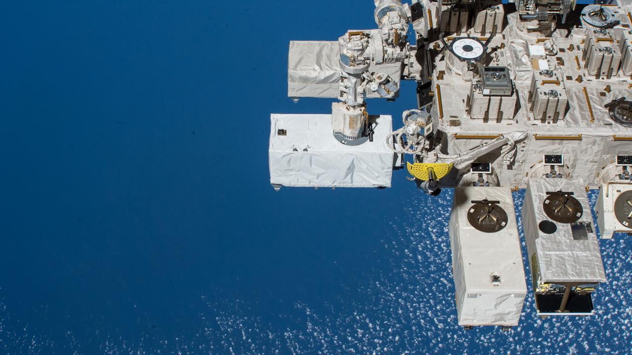 iss056e078527 (7/6/2018) --- Photographic documentation of ECOSTRESS installation onto the Japanese Experiment Module - Exposed Facility (JEM-EF). The ECOsystem Spaceborne Thermal Radiometer Experiment on Space Station (ECOSTRESS) investigation provides the first-ever high spatiotemporal (space-time) resolution thermal infrared measurements of the surface of the Earth from the International Space Station (ISS).