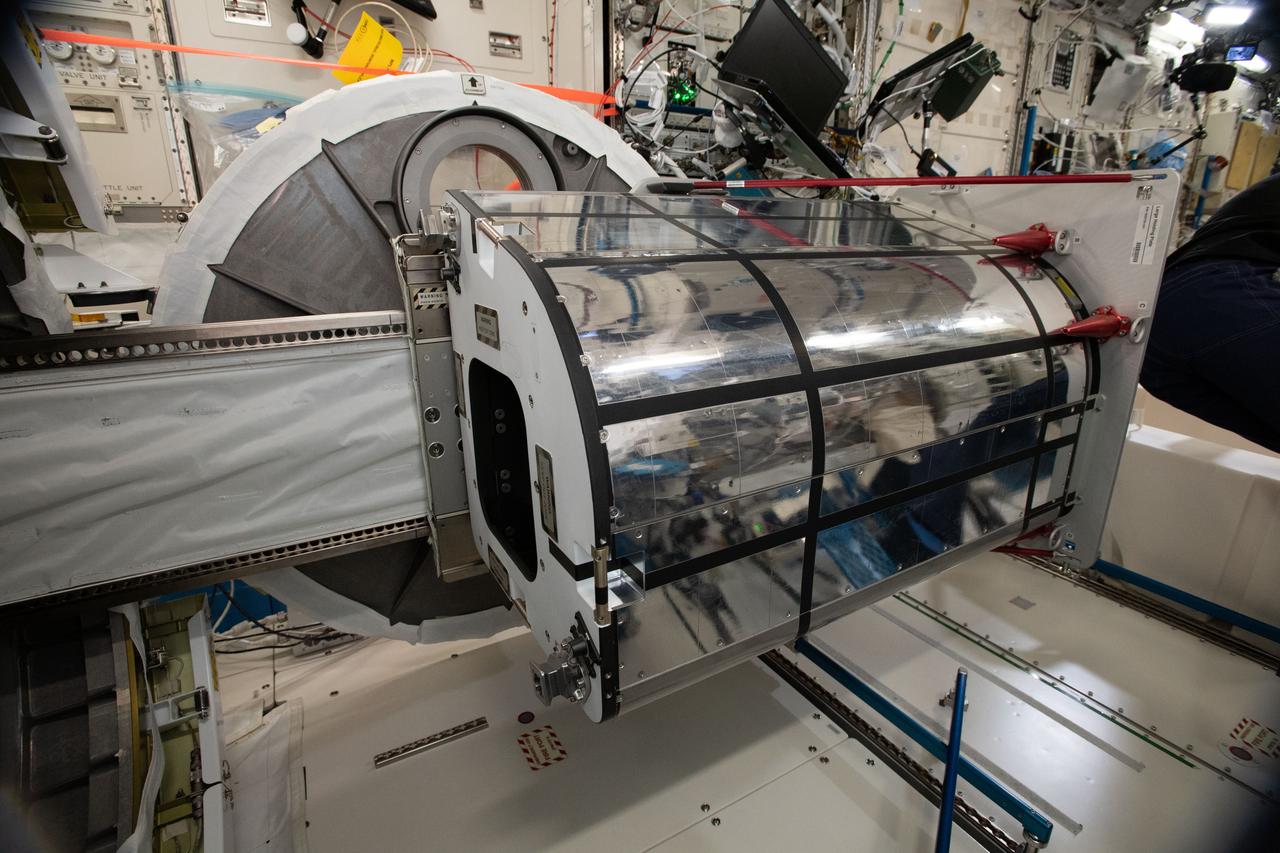 iss056e148130 (8/20/2018) --- Photographic documentation taken in the Japanese Experiment Module (JEM) during preparation for the installation of the German Space Agency (DLR) Earth Sensing Imaging Spectrometer (DESIS) investigation. DESIS verifies and enhances the use of space-based hyperspectral imaging capabilities for Earth remote sensing and provides an instrument which produces high value hyperspectral imagery.