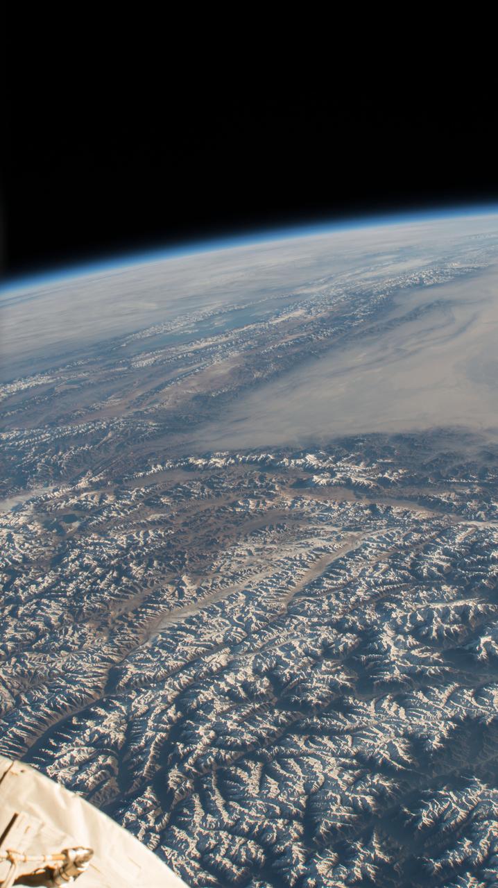 iss057e055415 (Oct. 22, 2018) --- The International Space Station was orbiting 253 miles above northern Pakistan when this photograph was taken of a portion of the Himalayan mountain range.