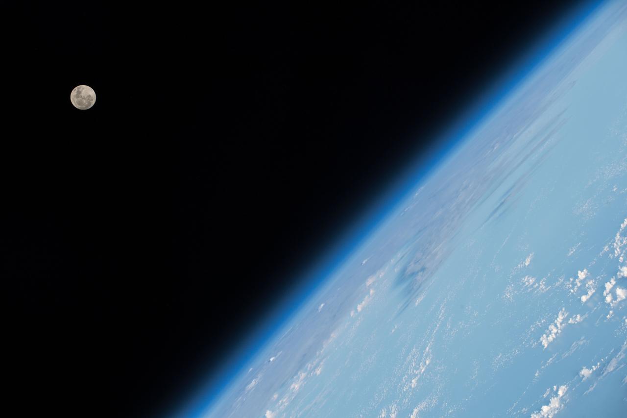 iss057e106038 (Nov. 22, 2018) --- The Full Moon is pictured by an Expedition 57 crew member as the International Space Station orbited 252 miles above the Indian Ocean about 1,000 kilometers due south of India.