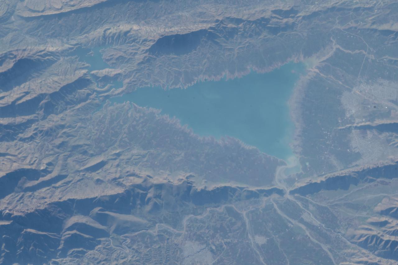 iss057e111325 (Dec. 3, 2018) --- Lake Dukan in northern Iraq near the border with Iraq is pictured as the International Space Station orbited 252 miles of above the Middle Eastern nations.