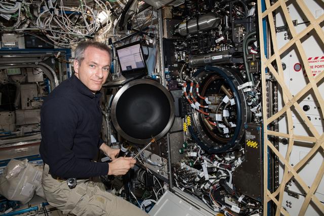 NASA image: Astronaut David Saint-Jacques works on the Combustion Integrated Rack