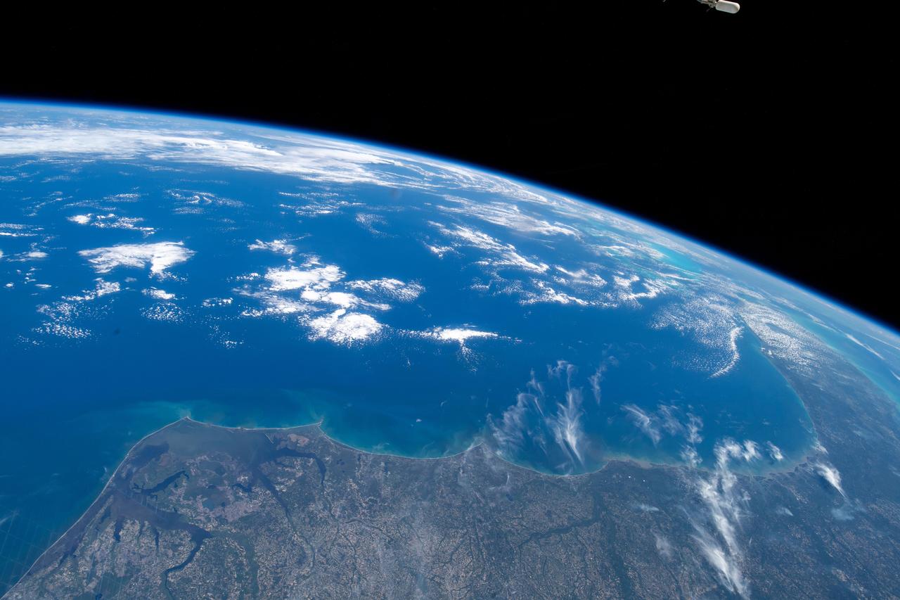 iss059e034778 (April 23, 2019) --- This view of the eastern coast of the United States looks from (bottom left to right center) Virginia Beach, Virginia, all the way to Miami, Florida. The International Space Station was orbiting 256 miles above North America about to cross the Atlantic Ocean when an Expedition 59 crew member took this photograph.