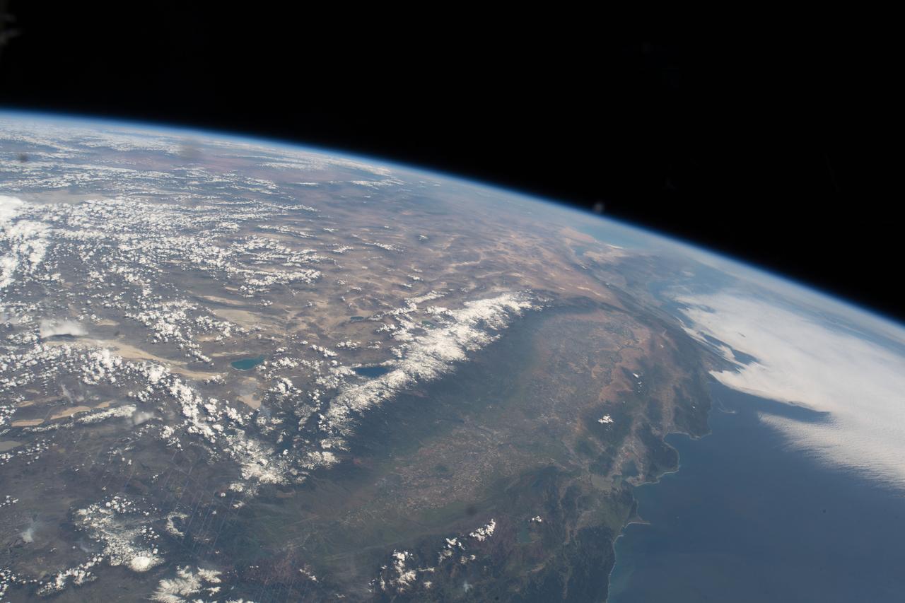 iss059e035253 (April 24, 2019) --- The International Space Station was 257 miles above the Earth off the coast of the northwestern United States when an Expedition 59 crewmember photographed portions of California and Nevada.