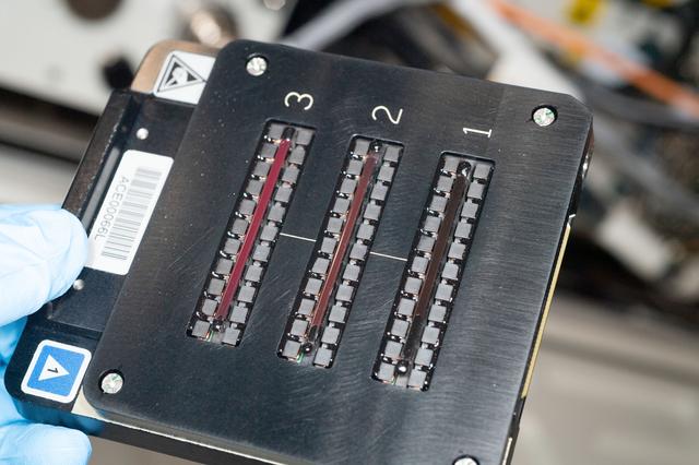 NASA image: iss059e101463