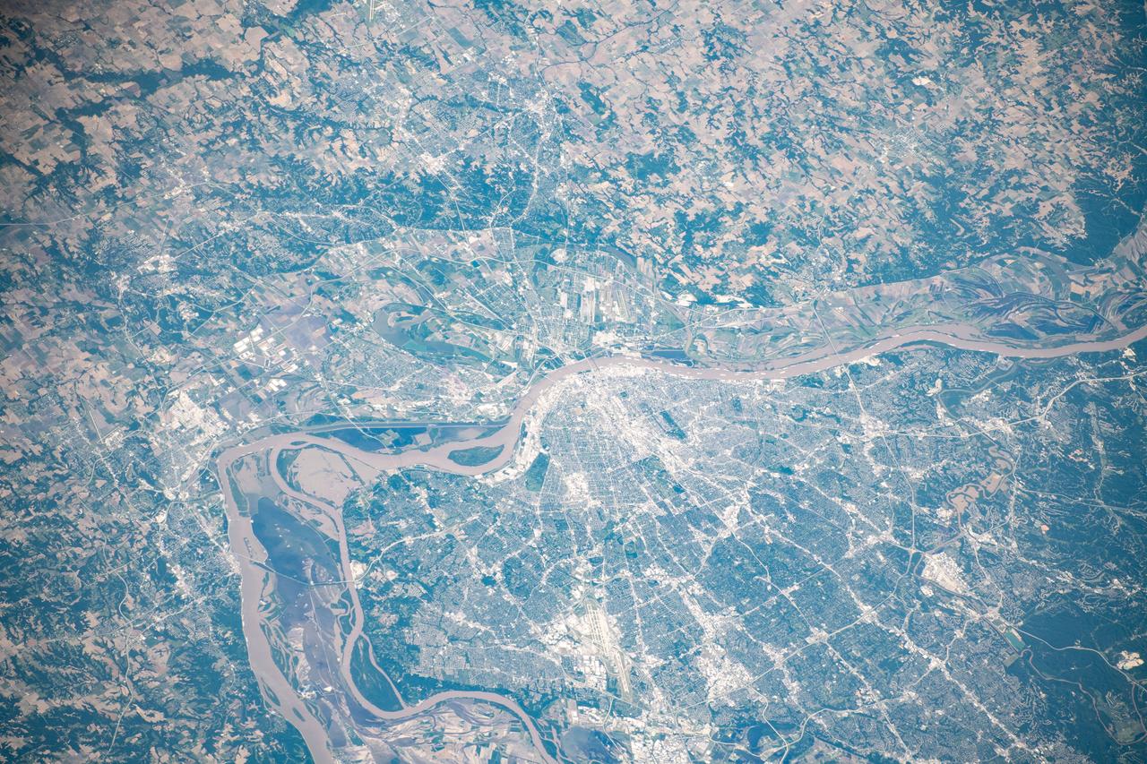 iss060e000556 (June 25, 2019) --- The city of St. Louis, Missouri is pictured along the Mississippi River as the International Space Station orbited 256 miles above the northern United States.