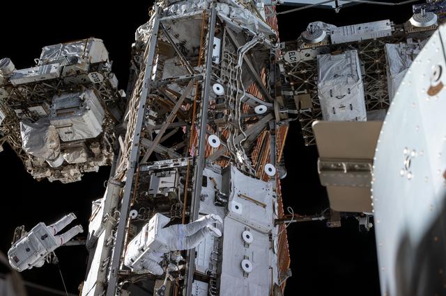 NASA image: iss061e142334