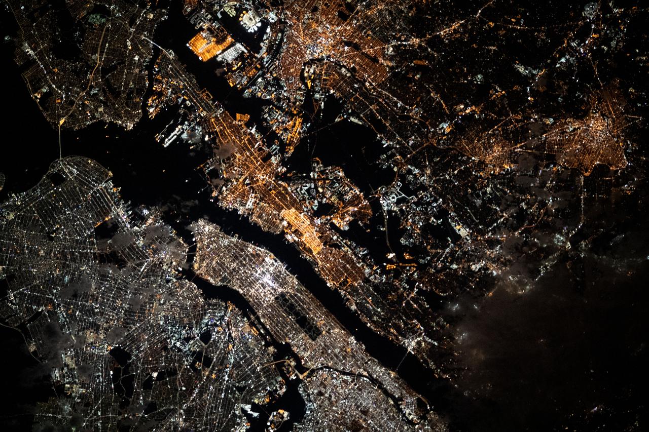 iss062e062036 (Feb. 28, 2020) --- The well-lit New York/New Jersey metropolitan area is viewed during the early morning hours as the International Space Station orbited 263 miles above the northeastern United States. Landmarks include the dark rectangular area (lower center) that is Central Park in Manhattan.