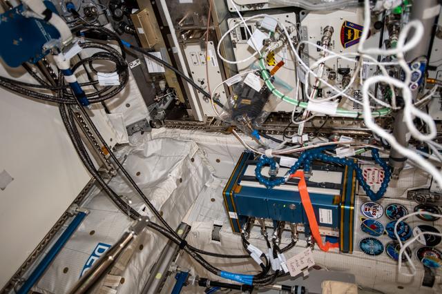 NASA image: LIDAL Data Acquisition Unit Move