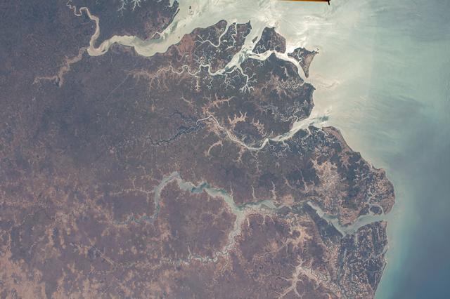 NASA image: iss062e137037