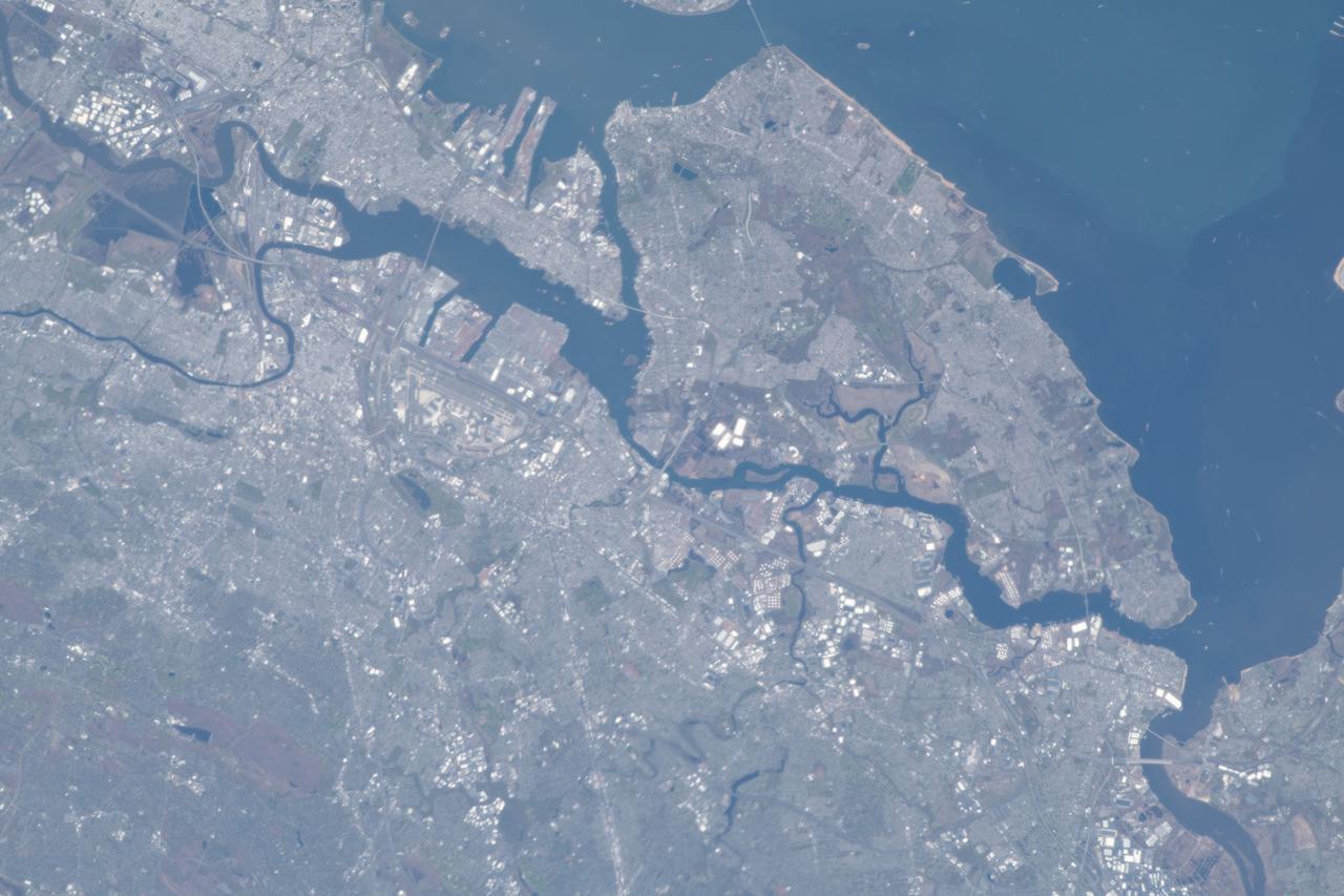 iss063e003768 (April 28, 2020) --- The New York City borough of Staten Island and the New Jersey metropolitan area figure prominently in this image taken from the International Space Station as it orbited above the northeastern United States.