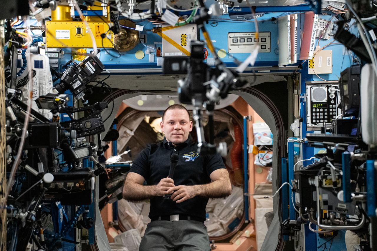 iss063e088354 (Sept. 15, 2020) --- Cosmonaut and Expedition 63 Flight Engineer Ivan Vagner participates in a Russian televised question and answer session with press personnel from his space agency of Roscosmos.