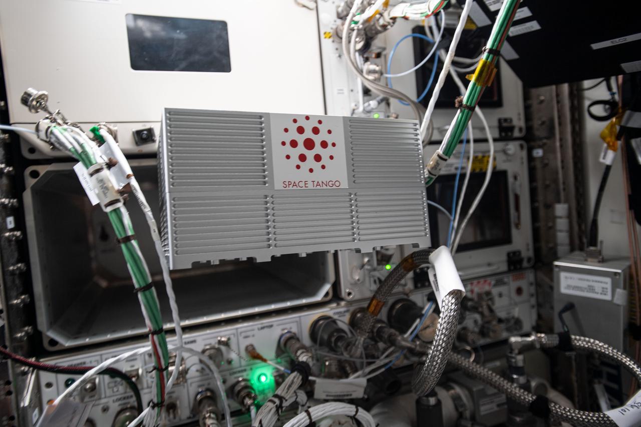 iss063e113776 (10/20/2020) --- A view of the CubeLab Microscope Imagery Tech Demo aboard the International Space Station (ISS). The CubeLab Microscope Imagery Technology Demonstration (CubeLab Microscope Imagery Tech Demo) tests enhanced microscope imagery capabilities for experiments aboard the space station. Images provide a primary way to document and analyze many microgravity investigations, and better quality images could lead to better results.