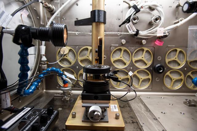 NASA image: Drop Vibration Experiment setup in MSG