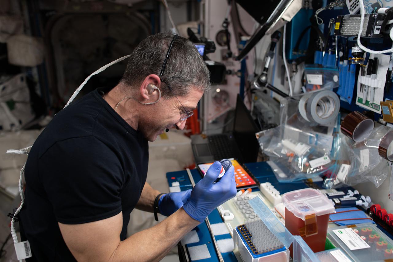 The human body contains more than 100,000 types of proteins, each providing information related to our health. Studying these proteins by crystallizing them helps researchers learn more about the body and potential disease treatments. Additionally, researchers have discovered that growing crystals in microgravity allows for slower growth and higher quality crystals. Hopkins and Glover both worked on the RTPCG-2 protein crystal experiment to advance new drug discoveries.