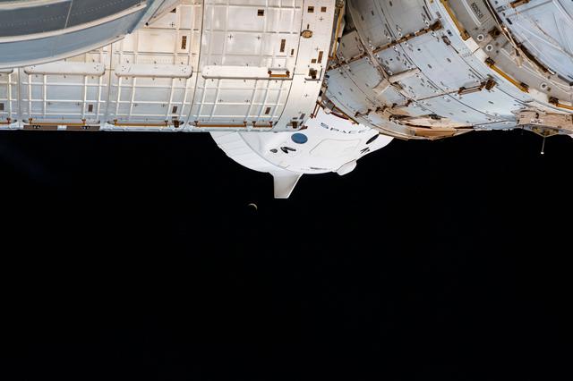 NASA image: iss065e112847