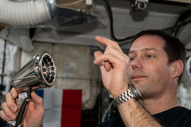 NASA image: Ultrasonic Tweezers