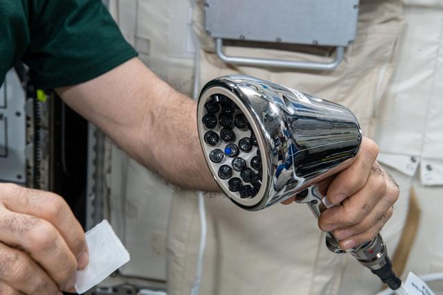 NASA image: Ultrasonic Tweezers