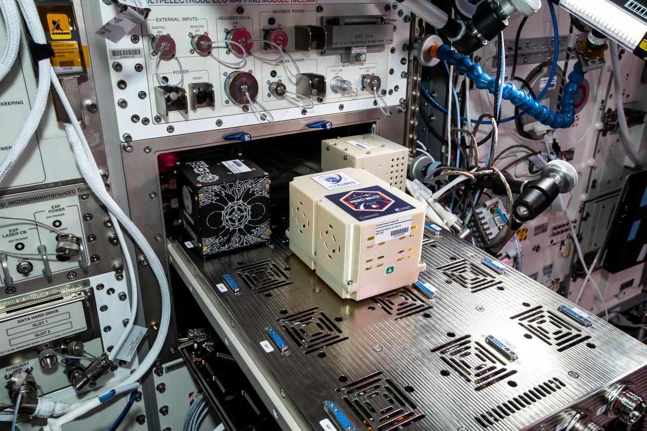 iss065e343736 (9/2/2021) --- A view aboard the International Space Station Columbus module with the Ice Cube #8 and #9 BioCubes. The Ice Cube #8 investigation uses quantum technology to produce high-resolution, high-precision measurements of the local magnetic field to create a high-resolution map of the Earth’s magnetic field. Ice Cube #9 seeks to analize the Skin Microbiome of Diabetic Foot Ulcers . The Ice Cube #8 investigation uses quantum technology to produce high-resolution, high-precision measurements of the local magnetic field to create a high-resolution map of the Earth’s magnetic field.