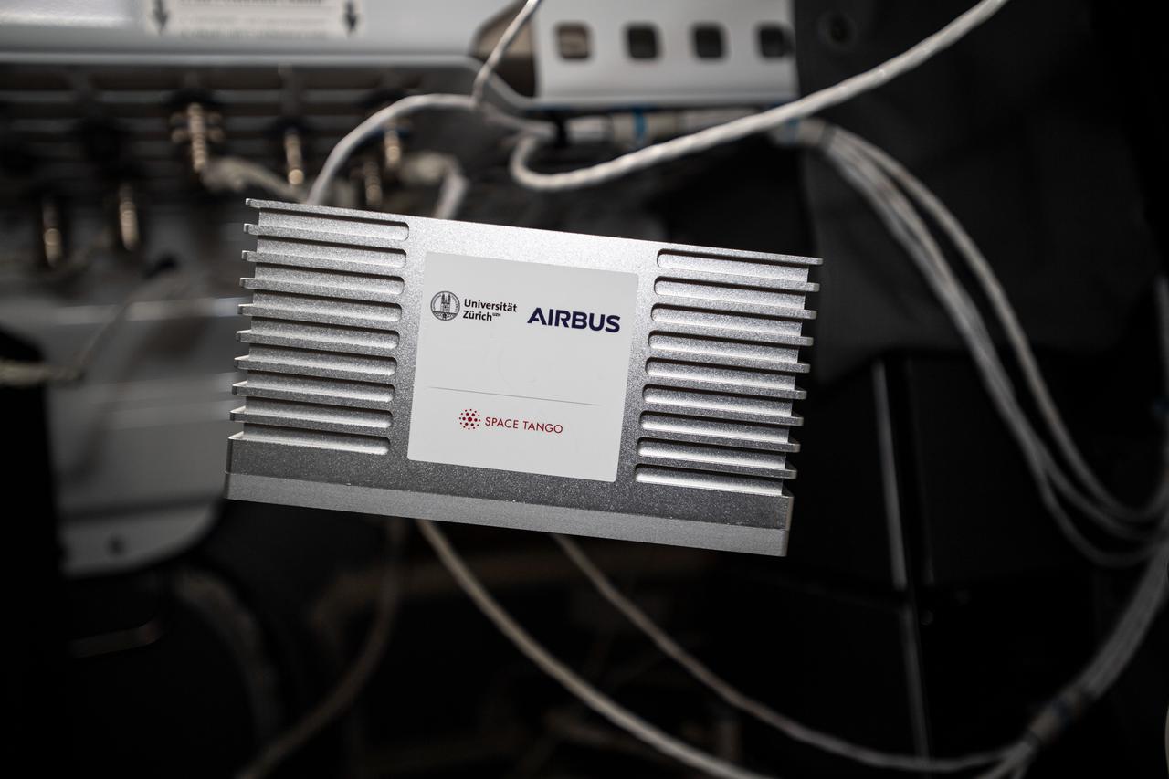 iss065e358557 (9/7/2021) --- A view of the TangoLab Mission-23 double Cube with the Organoid Formation from Human Stem Cells investigation. The investigation tests the potential of human stem cells to develop and differentiate into organ-like structures in microgravity under different cultivation conditions.