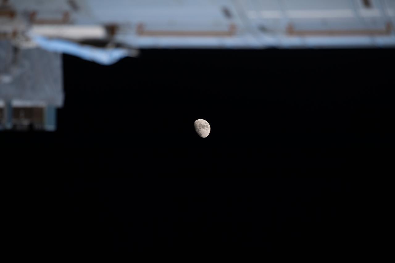 iss065e484849 (Oct. 15. 2021) --- The waxing gibbous Moon is pictured from the International Space Station as it orbited 262 miles above the northeastern United States.