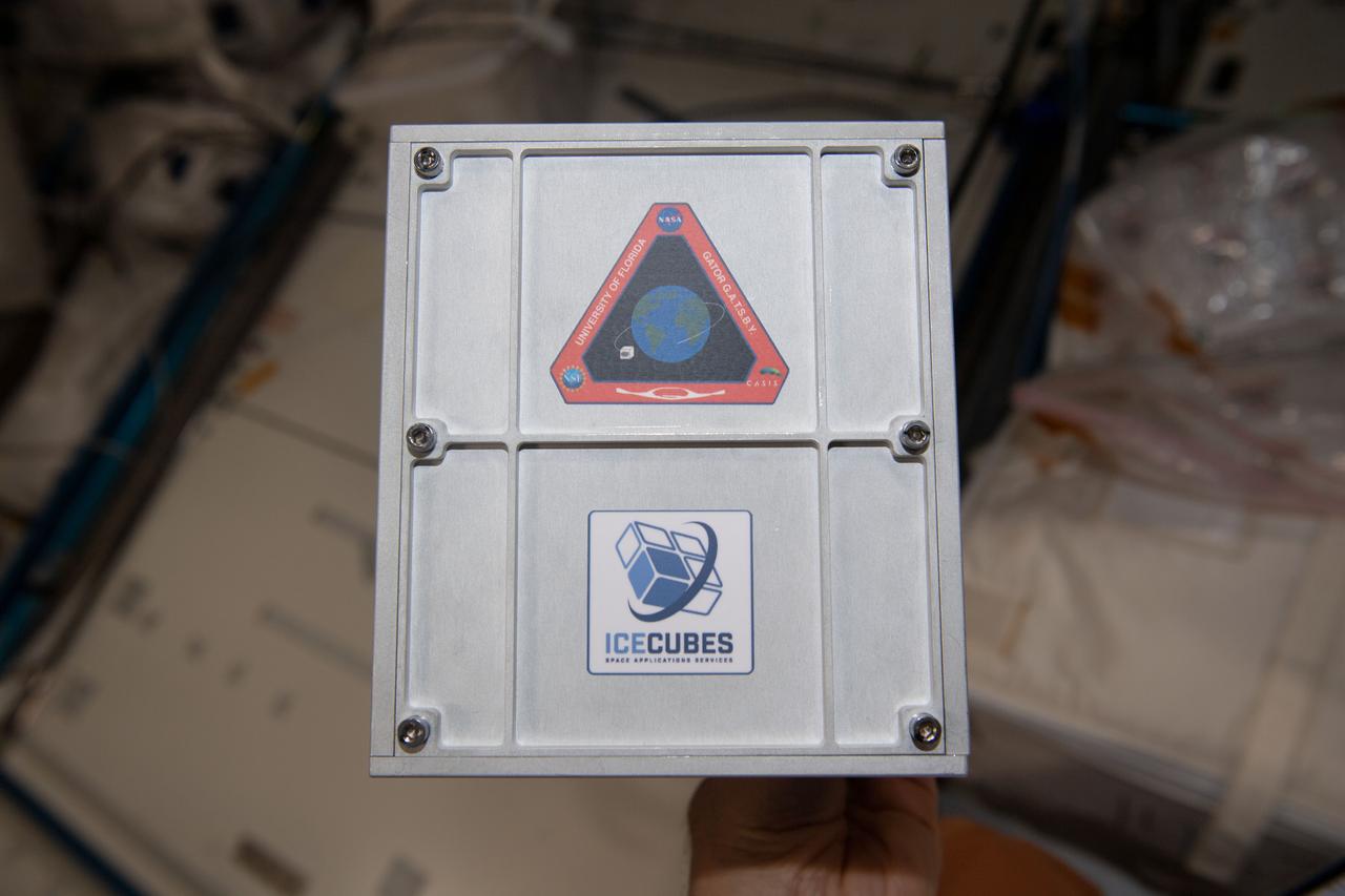 iss068e022320 (11/15/2022) --- A view of the Gator GATSBY investigation ICE Cube taken aboard the International space Station (ISS) during installation. Gator GrAvitational effecTS on the faraday instaBilitY (Gator GATSBY) investigates pattern formation at the interface of two liquids, when periodic forcing is applied to the fluid system.