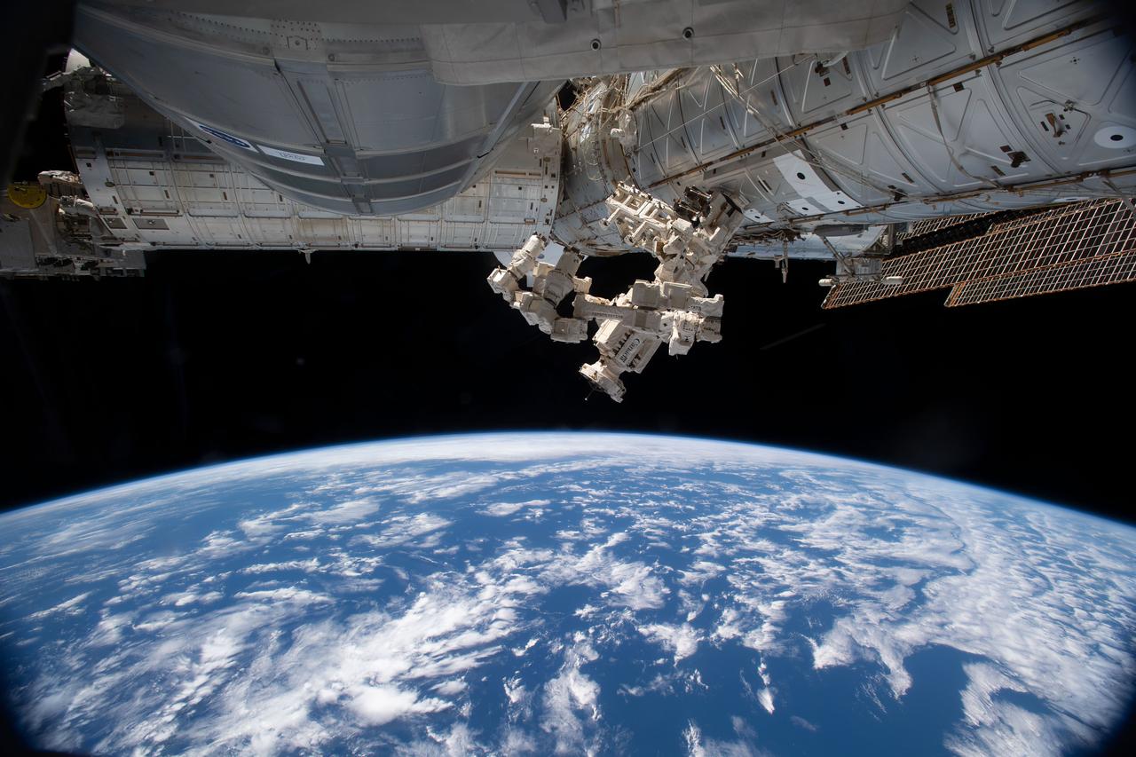 iss068e02492 (Nov. 21, 2022) --- The International Space Station's fine-tuned robotic hand, the Special Purpose Dexterous Manipulator (SPDM), also known as Dextre, is pictured attached to the U.S. Destiny laboratory module as the orbiting lab flew 270 miles above the southern Pacific Ocean. Dextre is part of the station's Mobile Servicing System, also comprised of the Canadarm2 robotic arm and the Mobile Base System, provided by the Canadian Space Agency.