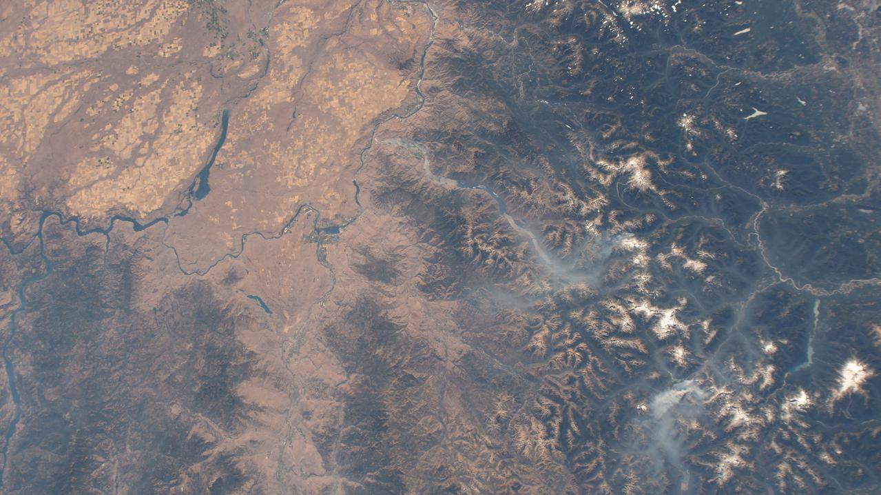 iss069e060945 (Aug. 15, 2023) --- Wildfires near Glacier Peak and Mount Baker in Washington state are pictured from the International Space Station as it orbited 265 miles above North America.
