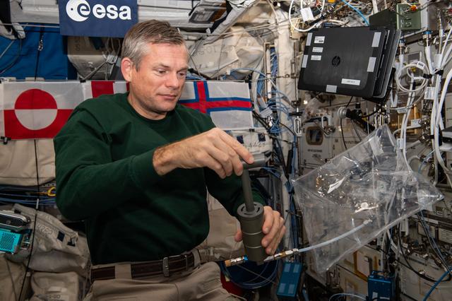 NASA image: iss070e003131