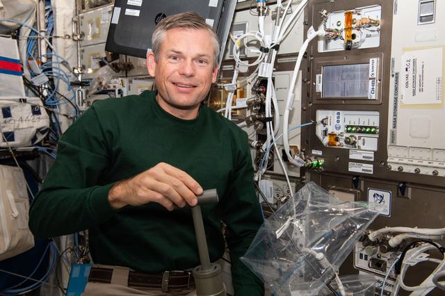 NASA image: iss070e003140