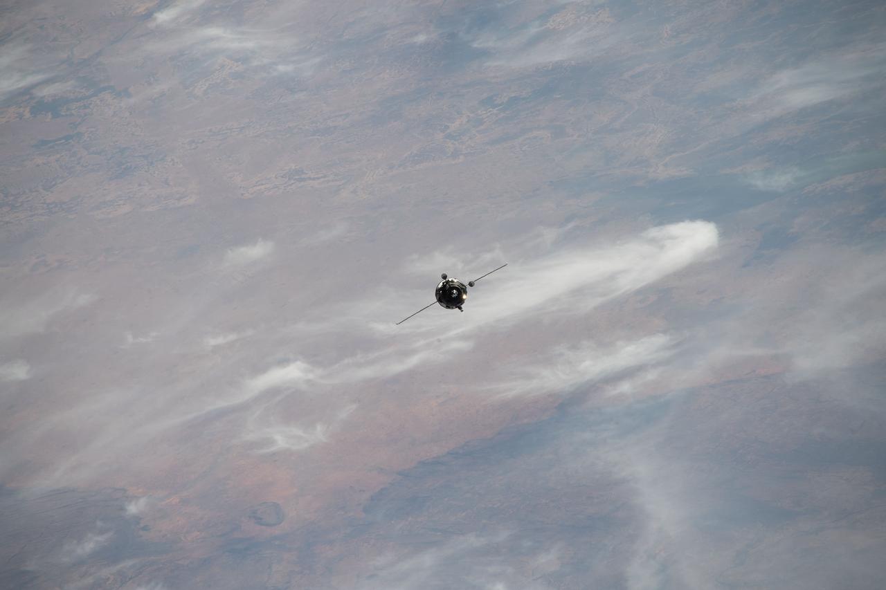 iss070e035477 (Dec. 3, 2023) --- The Progress 86 cargo craft approaches the International Space Station's Poisk module ahead of its docking at 6:18 a.m. EST.