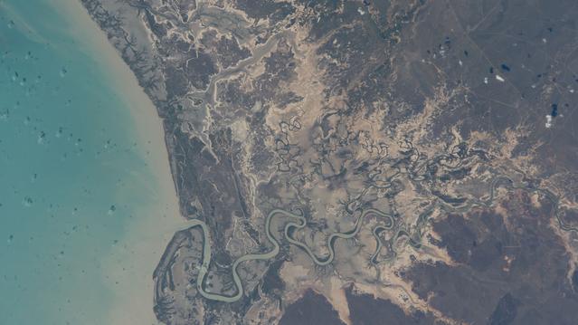 NASA image: iss070e047310