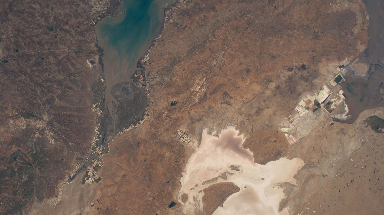 iss071e041652 (April 25, 2024) --- India's Gulf of Kutch (top left) and the Rann of Kutch (bottom right), an area of grassland and deserts, in the state of Gujarat are pictured from the International Space Station as it orbited 258 miles above.