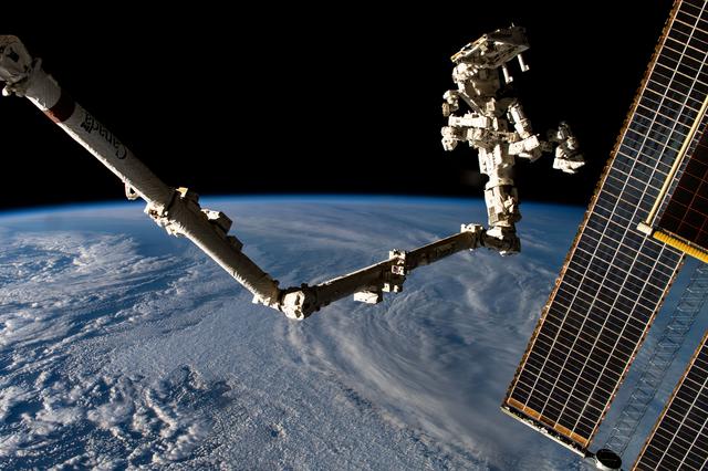 NASA image: iss071e077765