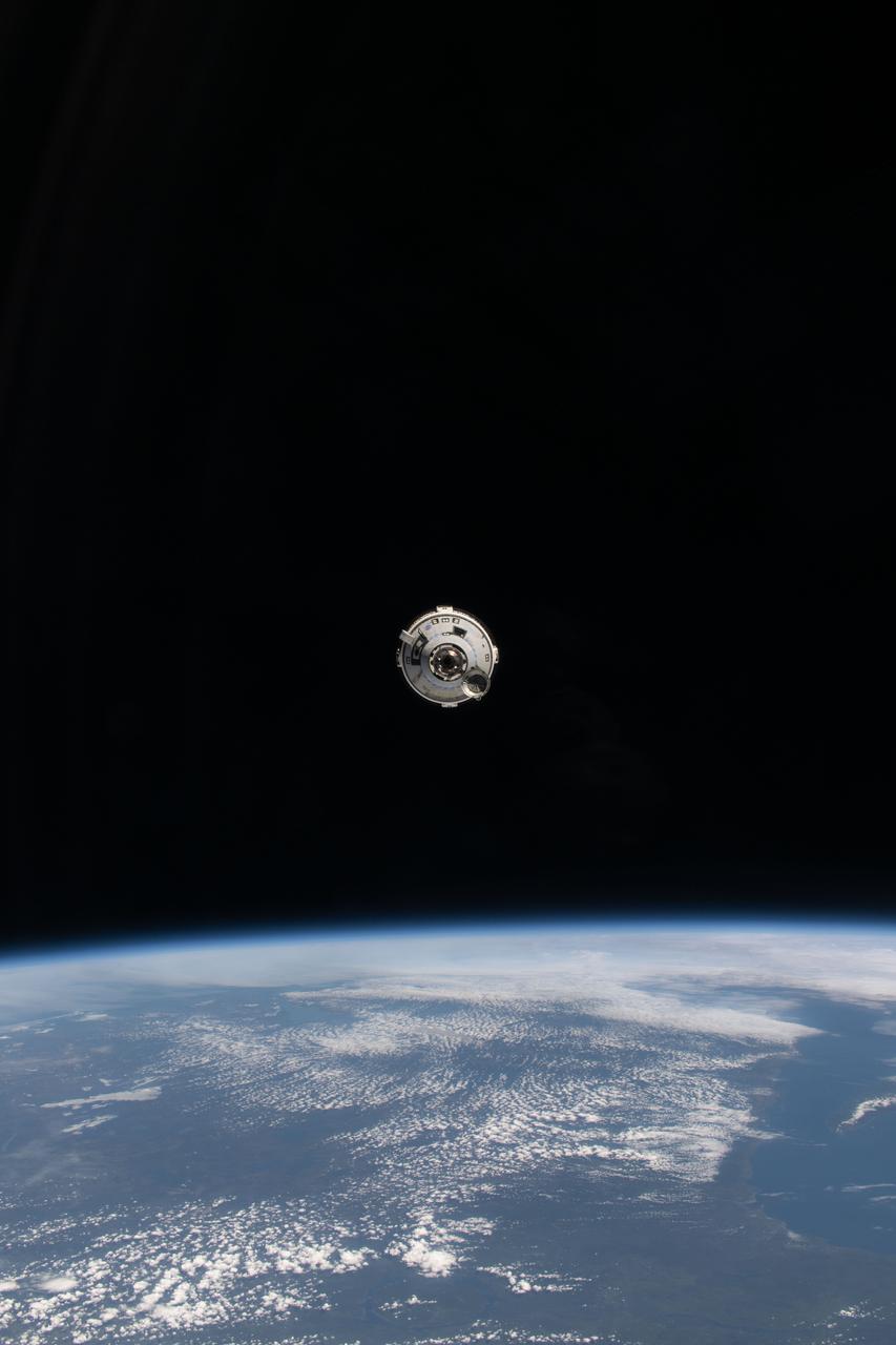 iss071e171074 (June 6, 2024) --- The Starliner spacecraft on NASA's Boeing Crew Flight Test approaches the International Space Station while orbiting 263 miles above Quebec, Canada. NASA astronauts Butch Wilmore and Suni Williams aboard Starliner would dock to the orbital outpost's forward port on the Harmony module at 1:34 p.m. EDT on Thursday, June 6. 