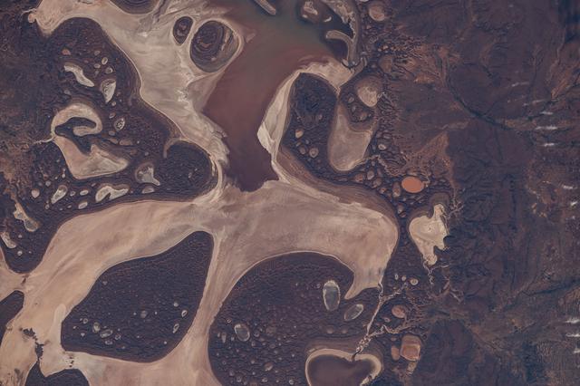 NASA image: One of Western Australia's largest lakes, Lake Carnegie