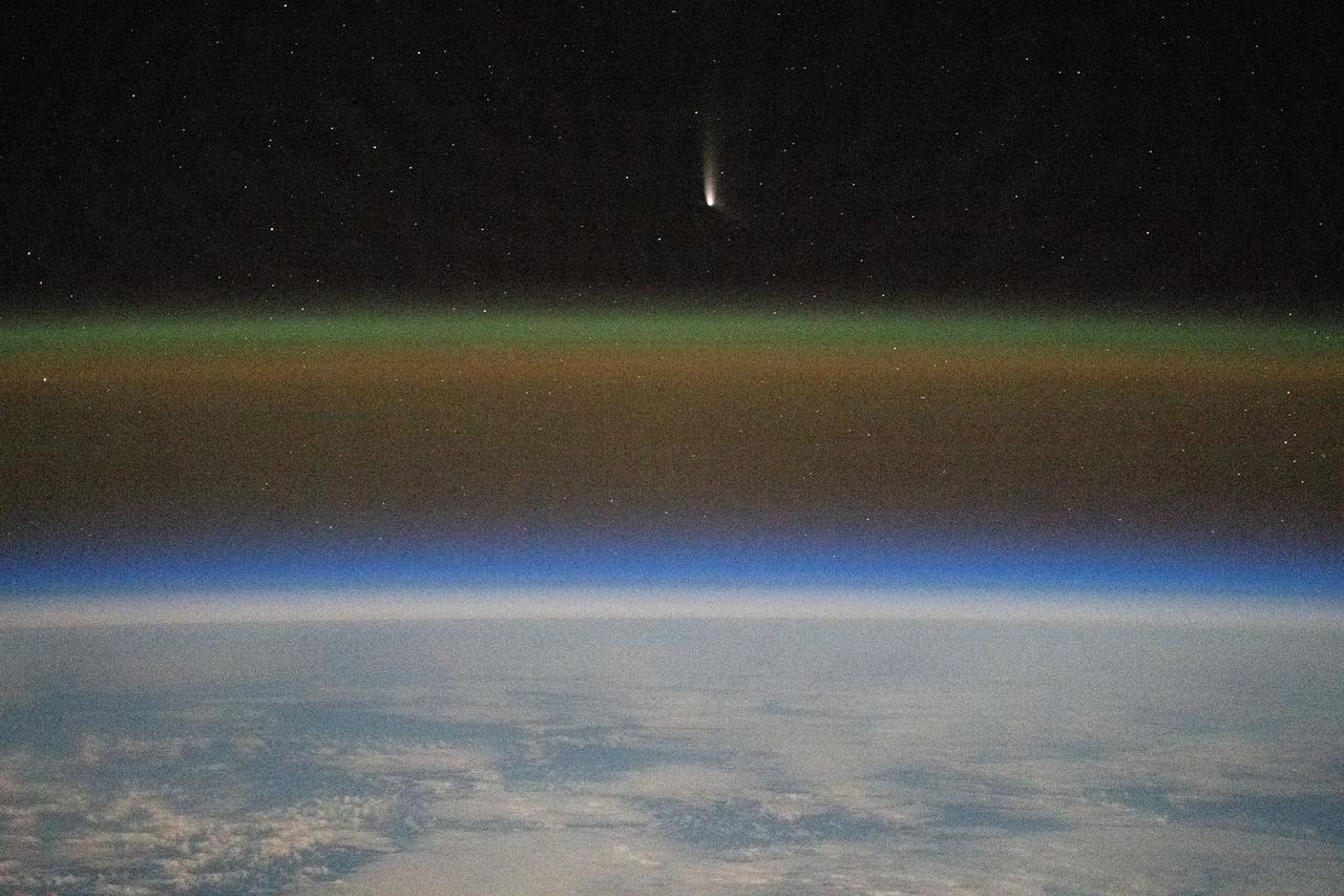 iss071e676482 (Sept. 19, 2024) --- Comet C2023-A3, or Tsuchinshan-ATLAS, was pictured about 99.4 million miles away from Earth by NASA astronaut Matthew Dominick using long-duration photography on a camera programmed for high sensitivity aboard the International Space Station